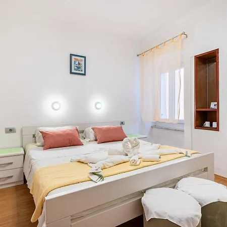 Romana 3* Cres