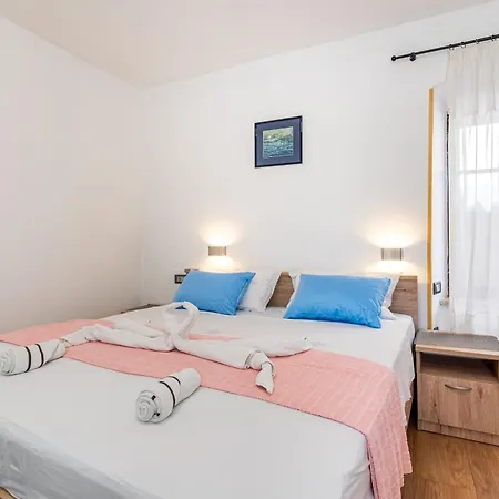 Gostinjska kuća Romana 3*